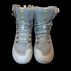 Volleyball Under Armour Highlight Ace HOVR Gold White Metallic Women’s Size 10.5